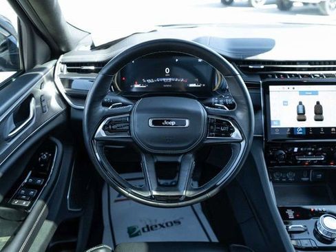 Used 2023 Jeep Grand Cherokee L Overland w/ Advanced Protech Group III image 18