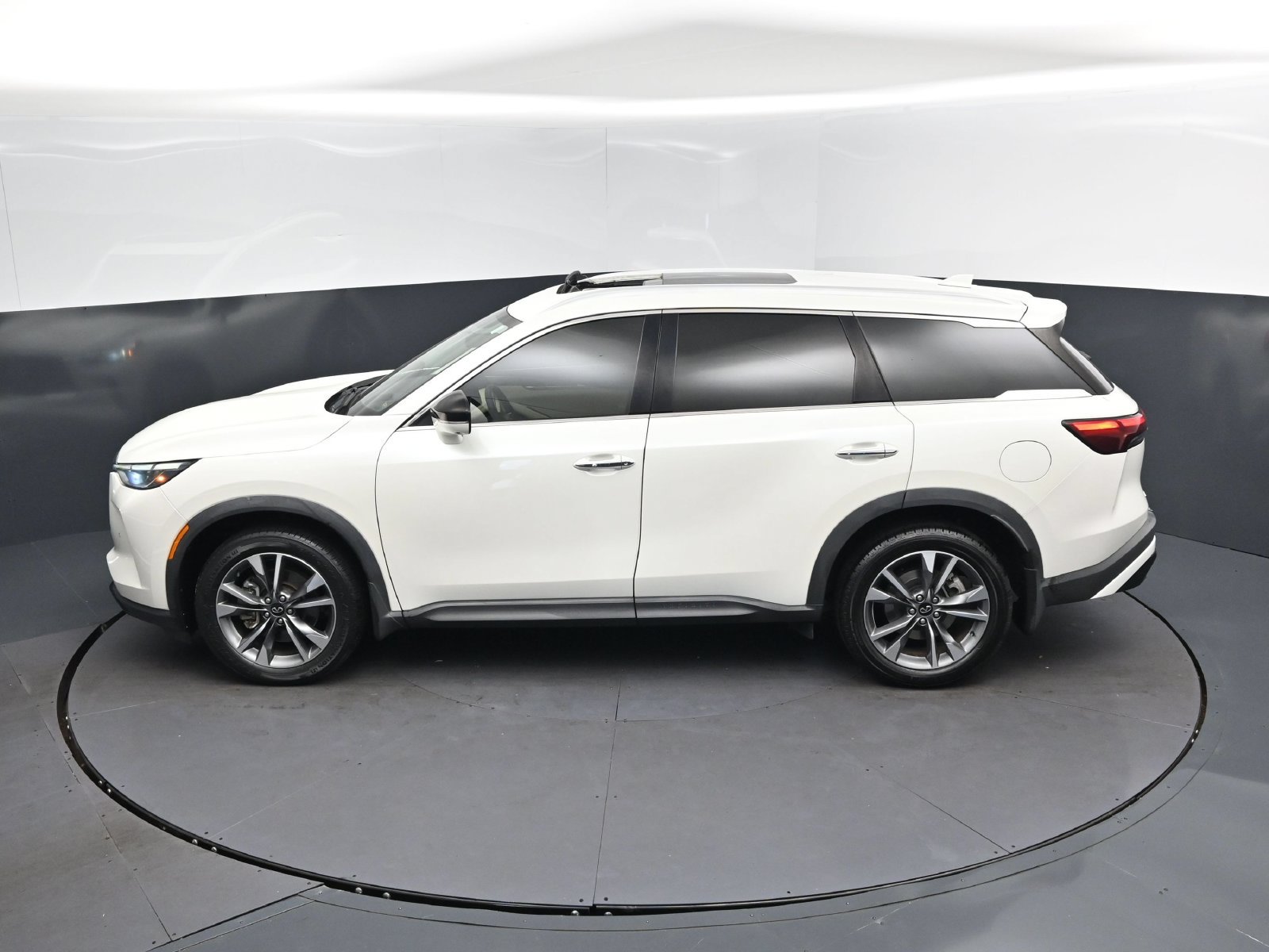 Certified 2023 INFINITI QX60 Luxe w/ Vision Package AWD/4WD image 33