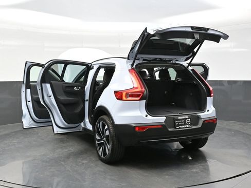 Used 2024 Volvo XC40 B5 Plus w/ Protection Package Premier AWD/4WD image 44