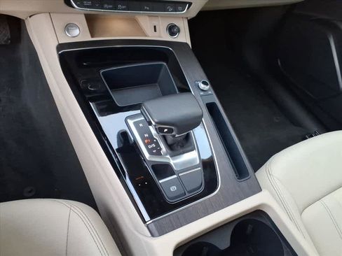 Used 2023 Audi Q5 2.0T Premium w/ Convenience Package image 9