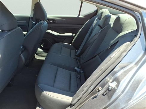 Used 2025 Nissan Altima 2.5 SV FWD image 23