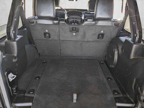 Used 2020 Jeep Wrangler Unlimited Sahara AWD/4WD image 6