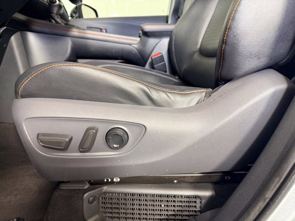 Used 2021 Toyota Sienna XSE FWD image 32