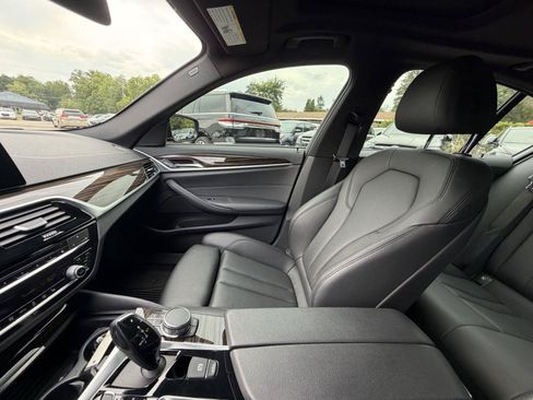 Used 2019 BMW 530i xDrive w/ Convenience Package AWD/4WD image 21