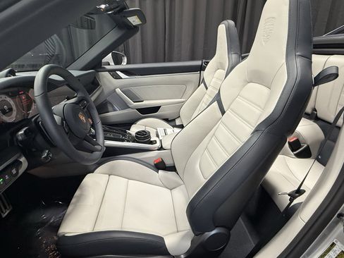 New 2026 Porsche 911 Carrera 4 GTS image 4