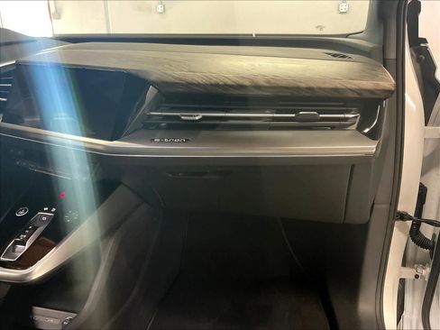 Certified 2024 Audi Q4 e-tron Premium w/ Convenience Package image 17