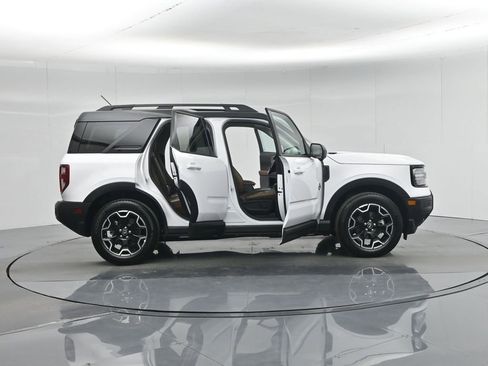 Certified 2025 Ford Bronco Sport Outer Banks w/ Outer Banks Tech Package+ image 5