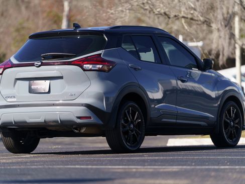 Used 2023 Nissan Kicks SR image 40