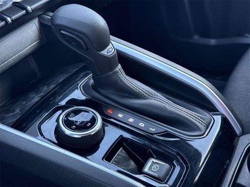 Used 2023 Chevrolet Colorado Trail Boss w/ Technology Package image 21