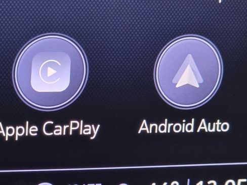 Used 2021 GMC Acadia Denali w/ Denali Technology Package image 5