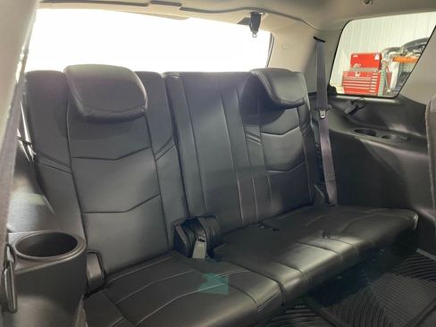 Used 2015 Cadillac Escalade Luxury AWD/4WD image 24