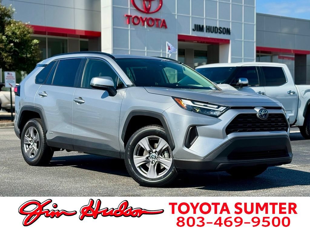 Used 2024 Toyota RAV4 XLE AWD/4WD image 1