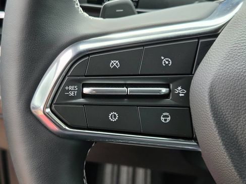 Used 2026 Chevrolet Traverse High Country w/ LPO, Floor Liner Package FWD image 23