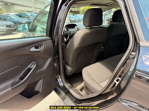 Used 2018 Ford Focus SE FWD image 22