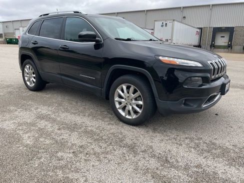 Used 2017 Jeep Cherokee Limited image 8