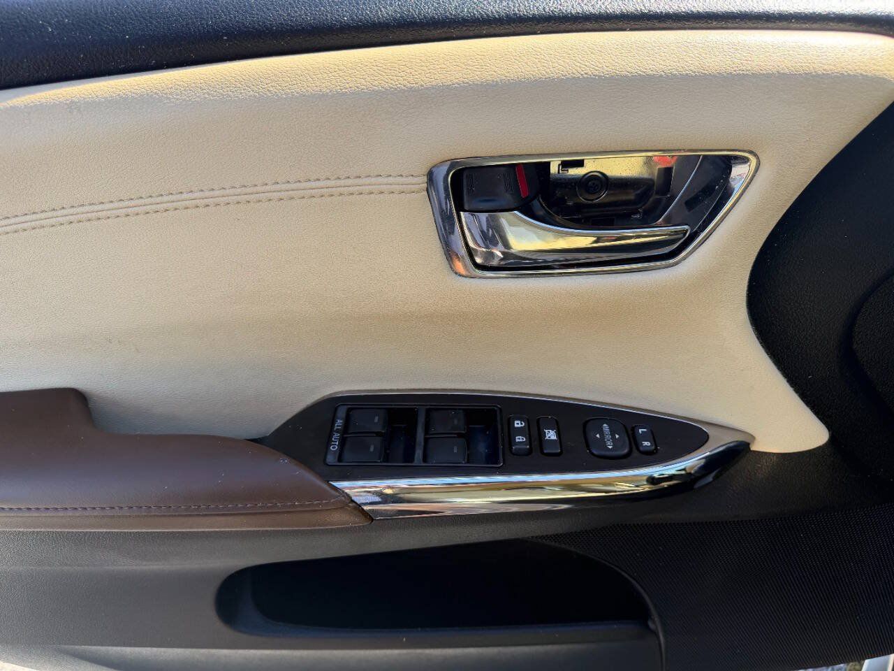 Used 2014 Toyota Avalon XLE FWD image 28