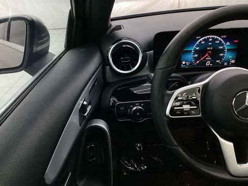 Used 2019 Mercedes-Benz A 220 4MATIC image 33
