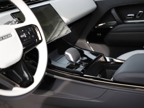 New 2026 Land Rover Range Rover Sport Dynamic SE image 21