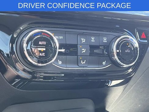 Used 2025 Chevrolet Trax ACTIV w/ Driver Confidence Package FWD image 20