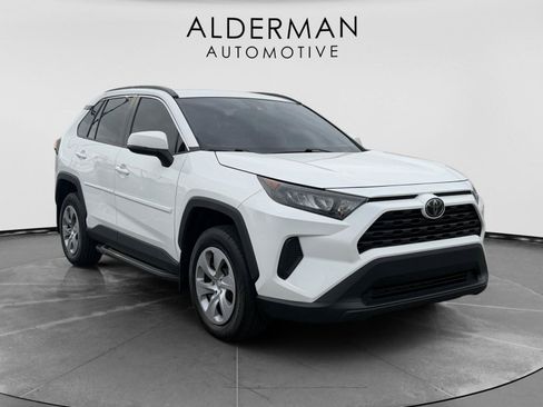 Used 2019 Toyota RAV4 LE image 7