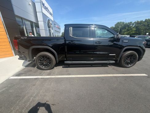 Used 2024 GMC Sierra 1500 Elevation AWD/4WD image 2