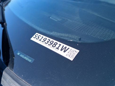 Used 2025 Chevrolet Equinox EV LT w/ Convenience Package image 16