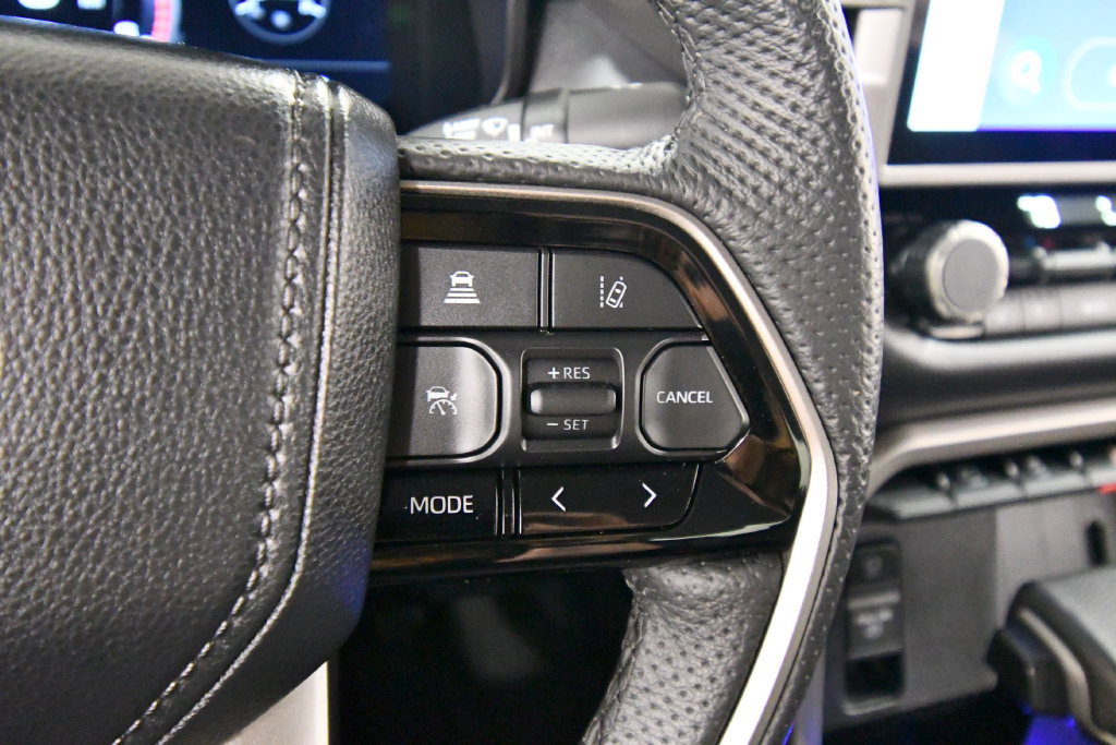 Used 2024 Toyota Tundra Limited AWD/4WD image 21