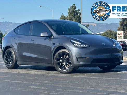 Used 2021 Tesla Model Y Long Range AWD/4WD image 1