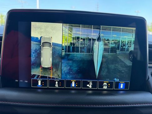 Used 2022 Chevrolet Tahoe RST w/ Luxury Package AWD/4WD image 36