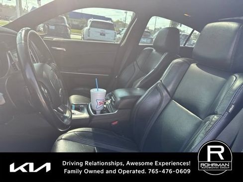 Used 2019 Dodge Charger SXT w/ Leather Interior Group RWD image 8