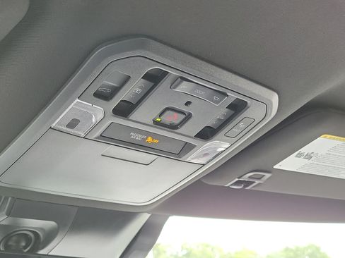 Certified 2025 Toyota Sequoia Platinum AWD/4WD image 32