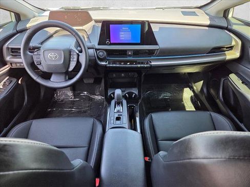 Used 2024 Toyota Prius XLE image 17