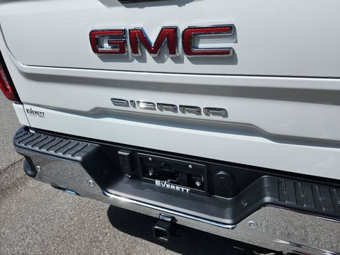 Used 2026 GMC Sierra 1500 SLT w/ SLT Premium Plus Package AWD/4WD image 4