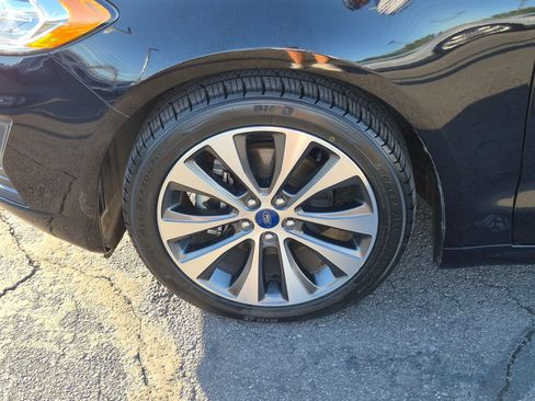 Used 2020 Ford Fusion SE AWD/4WD image 13