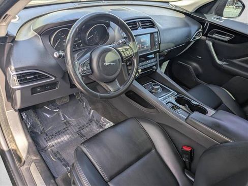 Used 2017 Jaguar F-PACE Premium AWD/4WD image 10