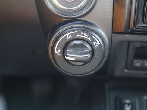 Used 2021 Nissan Titan PRO-4X w/ Pro-4x Convenience Package image 17