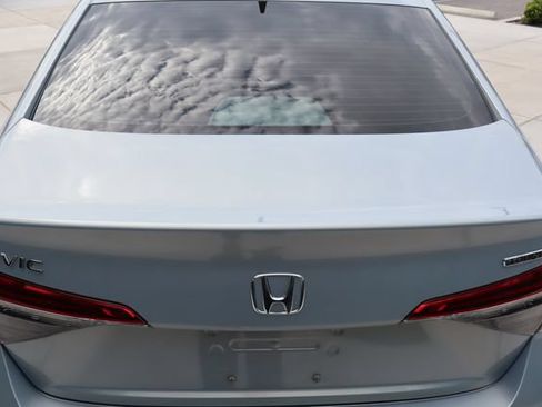 Used 2023 Honda Civic Touring image 12