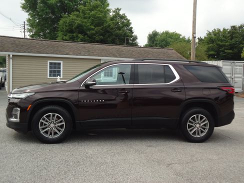Used 2023 Chevrolet Traverse LT AWD/4WD image 6