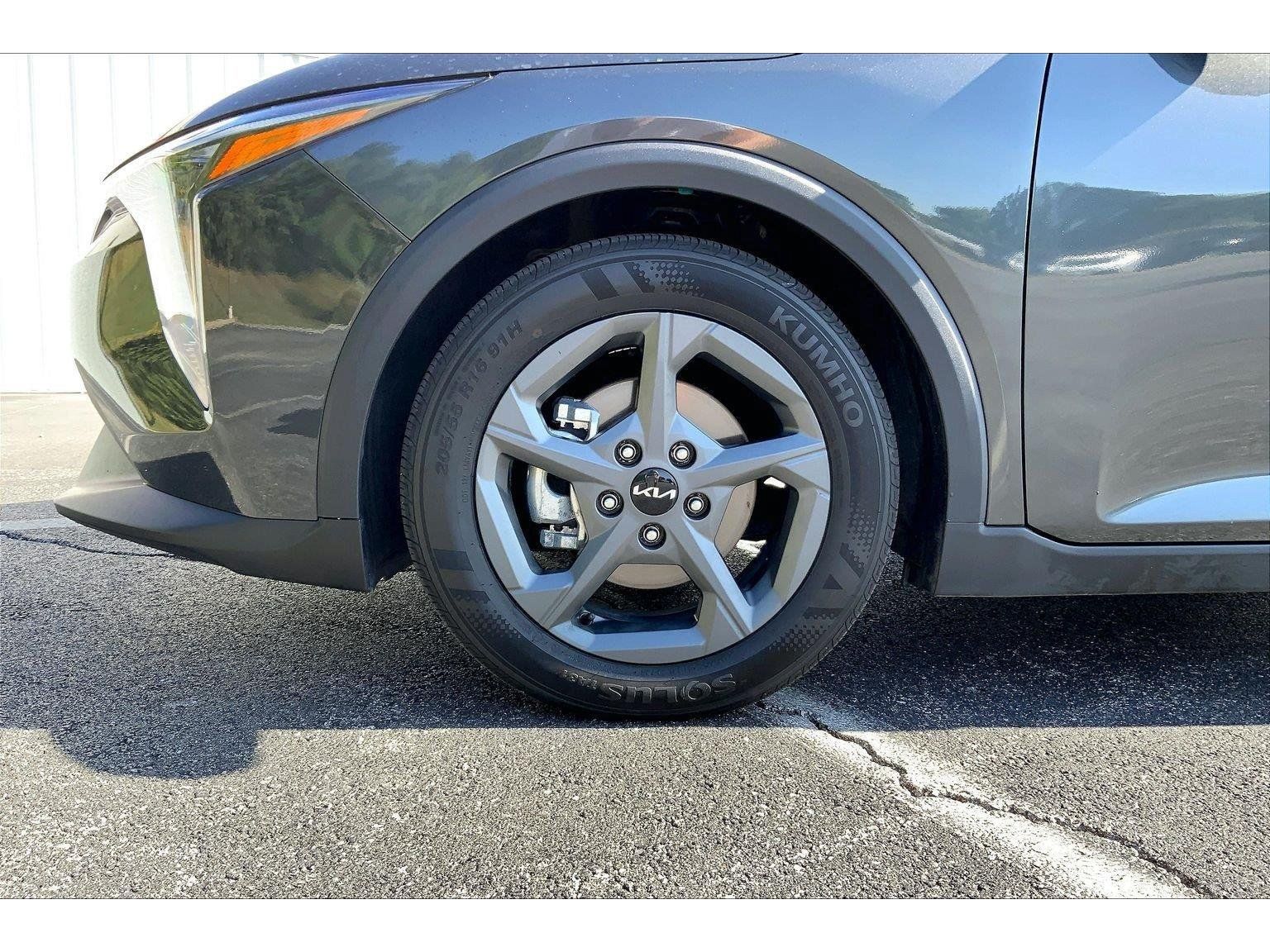 Used 2025 Kia K4 FWD image 8