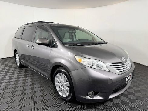 Used 2013 Toyota Sienna Limited w/ Premium Pkg AWD/4WD image 6