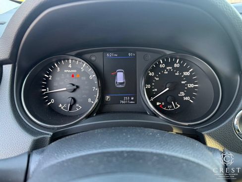 Used 2018 Nissan Rogue SV FWD image 18