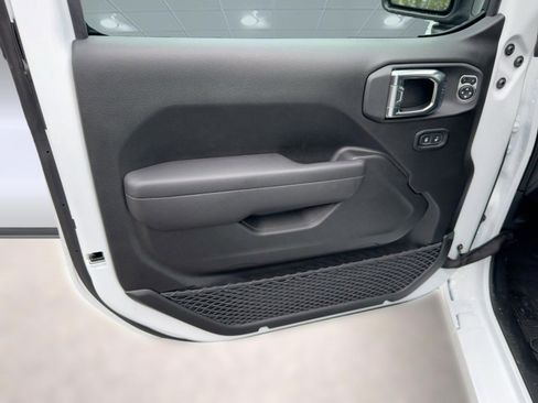 New 2025 Jeep Gladiator Sport image 27