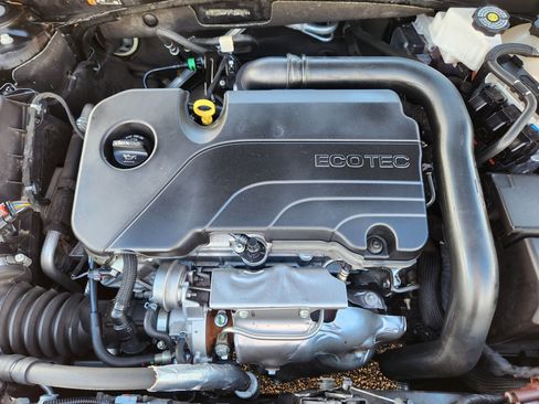 Used 2023 Chevrolet Malibu LT FWD image 21