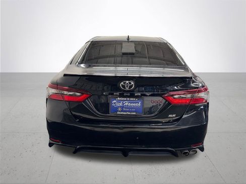 Used 2022 Toyota Camry SE image 5