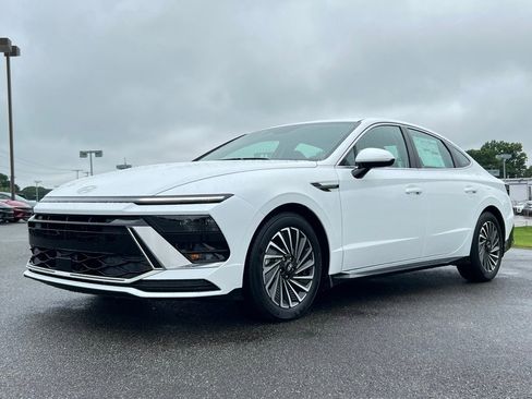 New 2025 Hyundai Sonata SEL image 3