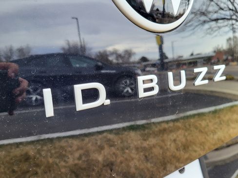 New 2025 Volkswagen ID. Buzz Pro S image 25