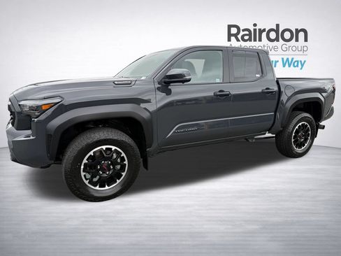 Used 2024 Toyota Tacoma TRD Sport AWD/4WD image 3