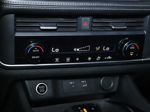 Certified 2023 Nissan Rogue SV AWD/4WD image 26