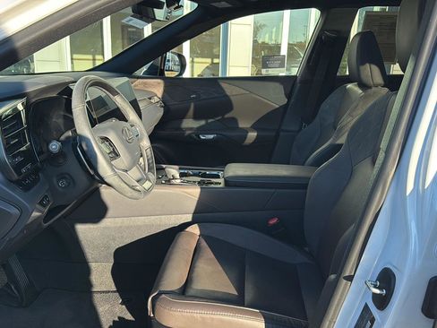 Certified 2024 Lexus RX 350 w/ Luxury Package image 8