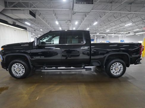 Certified 2022 Chevrolet Silverado 2500 High Country w/ Z71 Off-Road Package image 23
